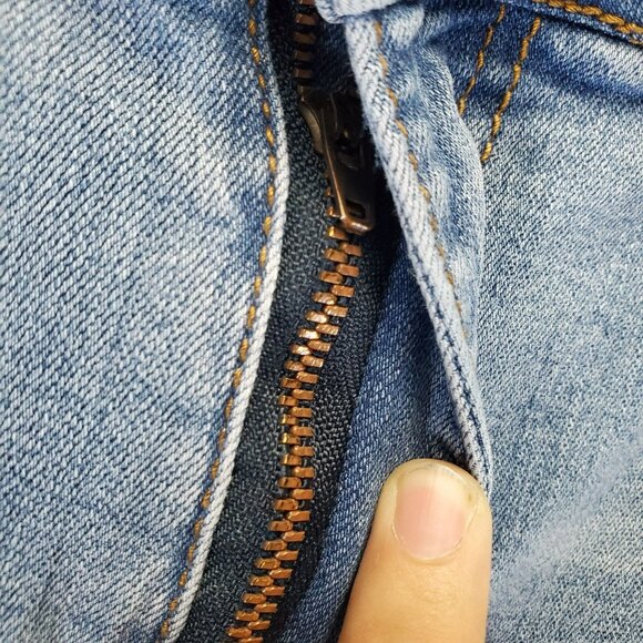 Tahari Jeans Womens 20W Blue Mid-Rise Capri Hannah Style Stretch Denim - Picture 12 of 15